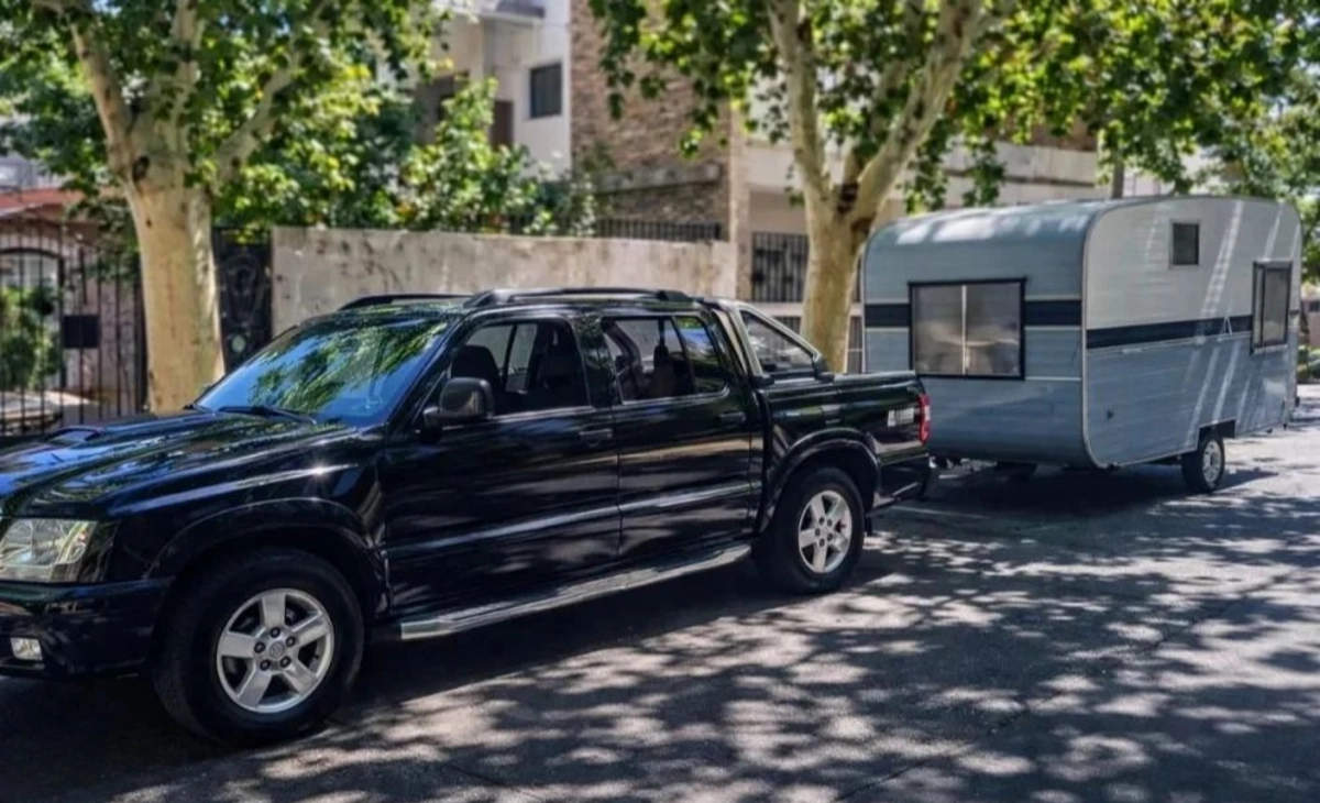 Una familia viajaba en casa rodante, frenaron al costado de la ruta y ...