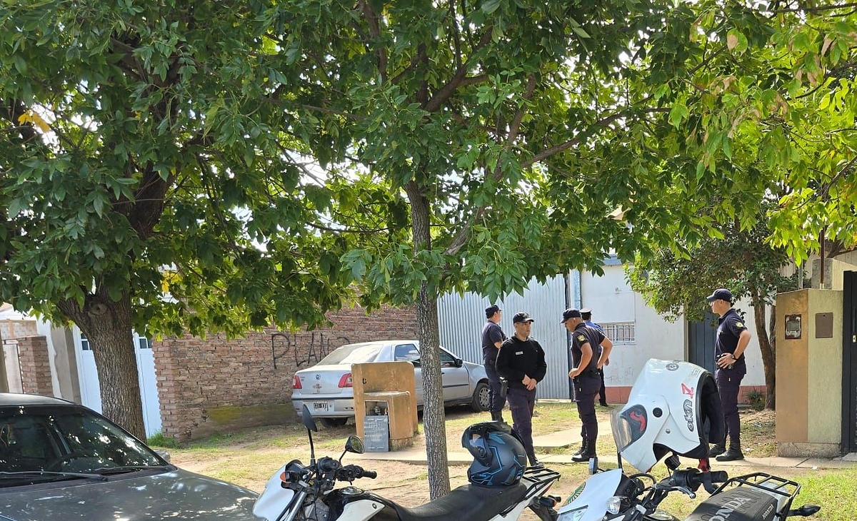 Tres hombres fueron detenidos por entrar a robar a una casa