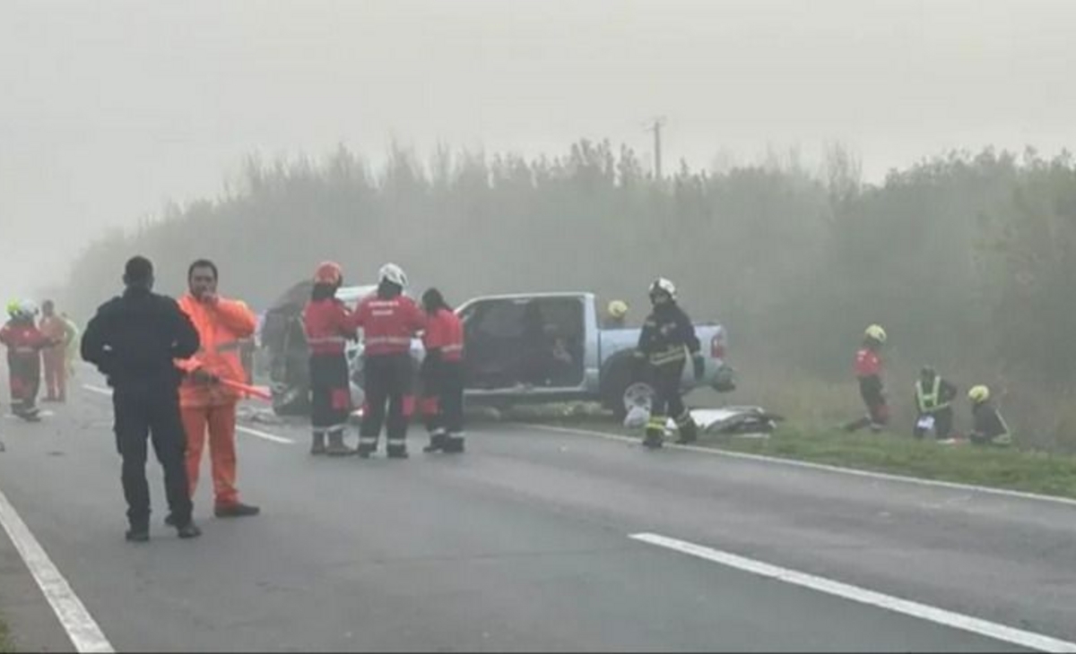 Dos muertos y cuatro heridos por un choque frontal en Santa Fe