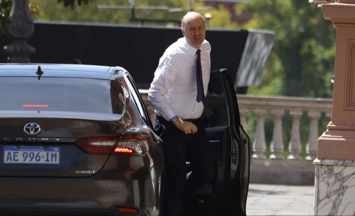 El Gobierno apuesta a reformar el código aduanero y desregular el mercado inmobiliario