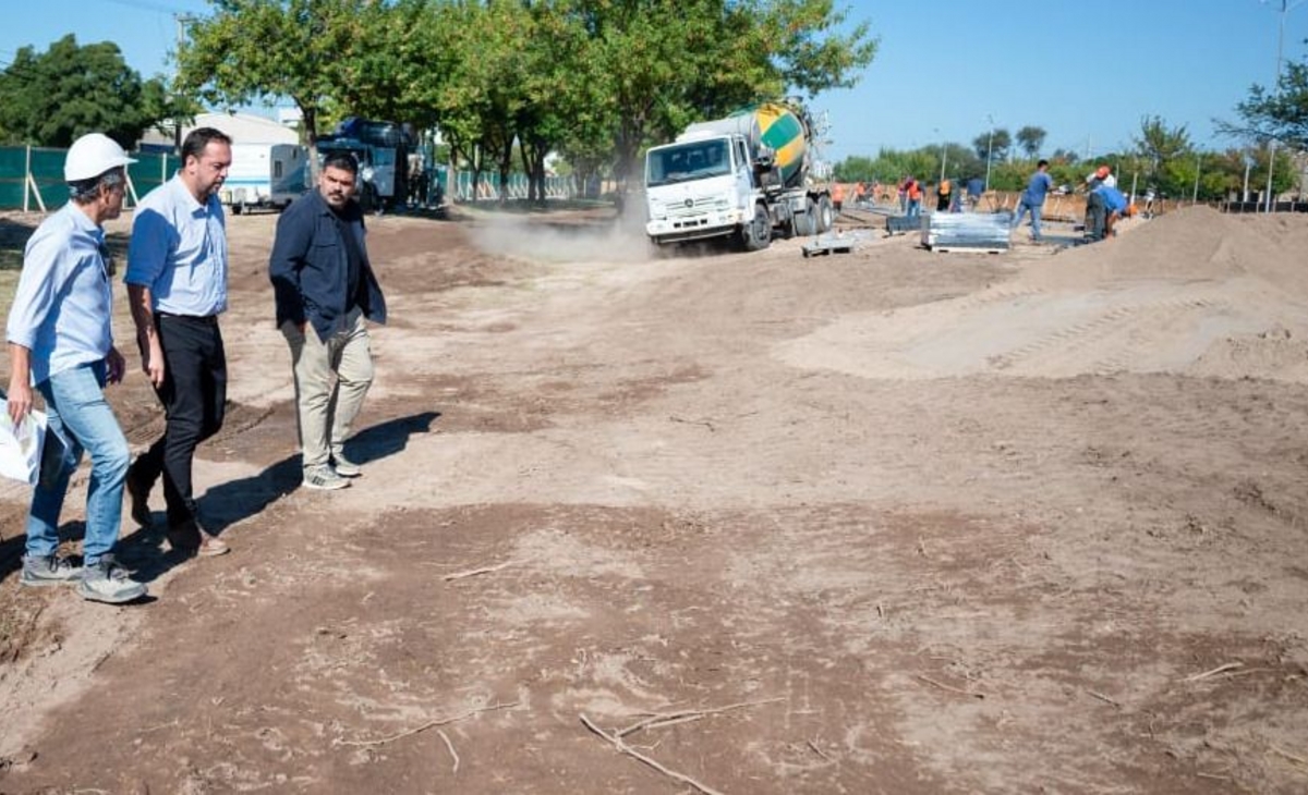Di Nápoli recorrió la ampliación del Parque Lineal