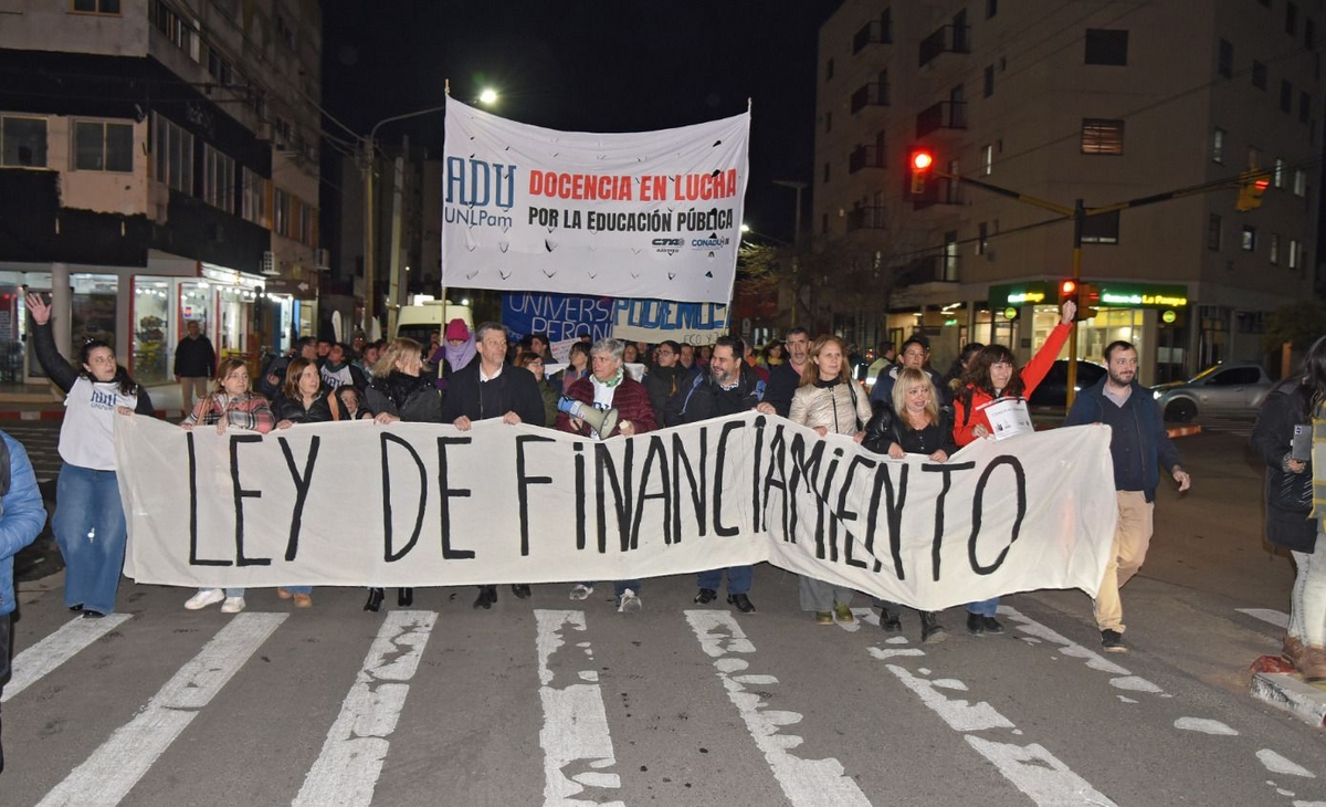 Docentes Universitarios Rechazan la Propuesta Salarial del Gobierno y Aumentan la Presión