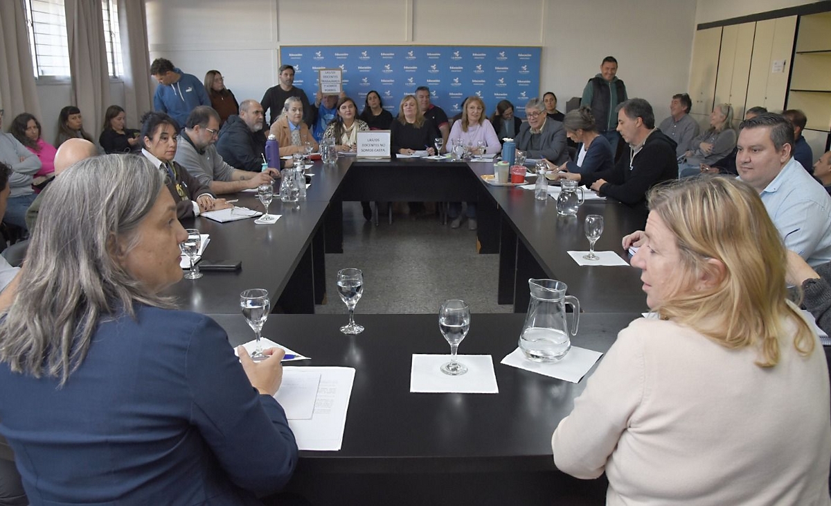 El Gobierno y los gremios se vuelven a reunir para destrabar la ...
