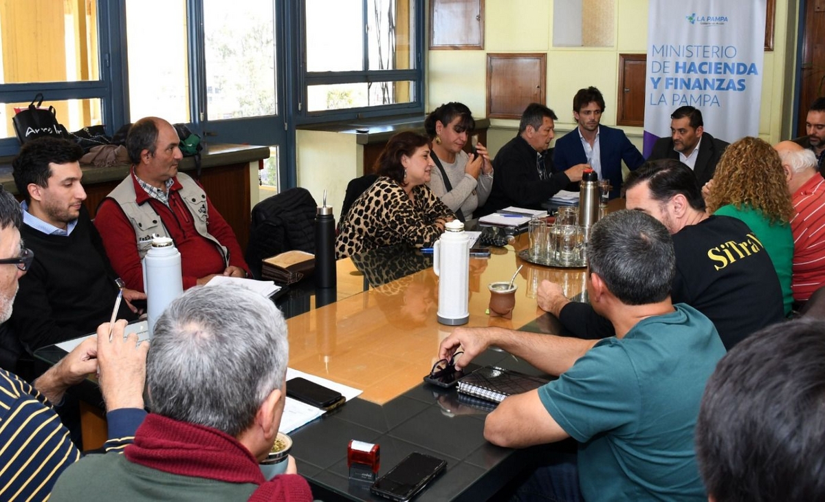 Acuerdo Paritario: Mejoras Salariales para los Estatales en La Pampa