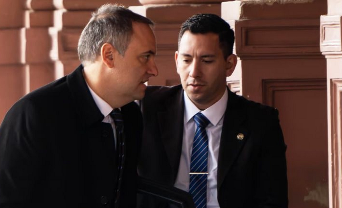 Críticas al Jefe de Gabinete: ¿Un Sistema Corrupto?