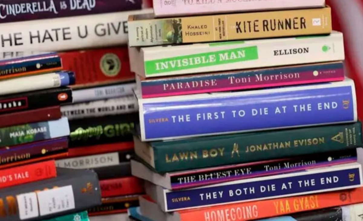 Trueque de libros en el Lowo Che
