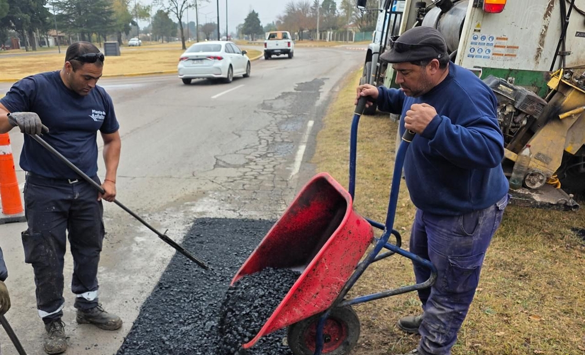 El municipio realizó tareas de bacheo y mantenimiento en distintos barrios