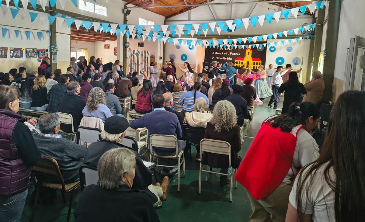 La comunidad de Chapalcó honra la Revolución de Mayo en una celebración emotiva