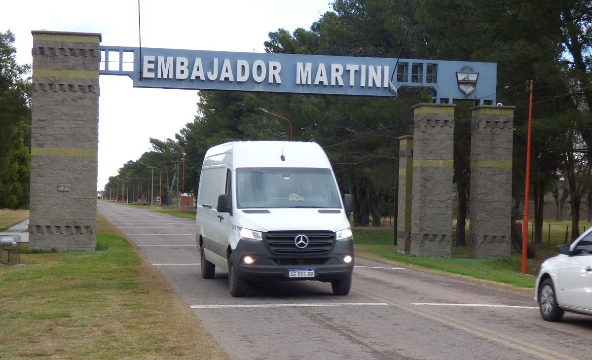 Foro por la seguridad en Embajador Martini