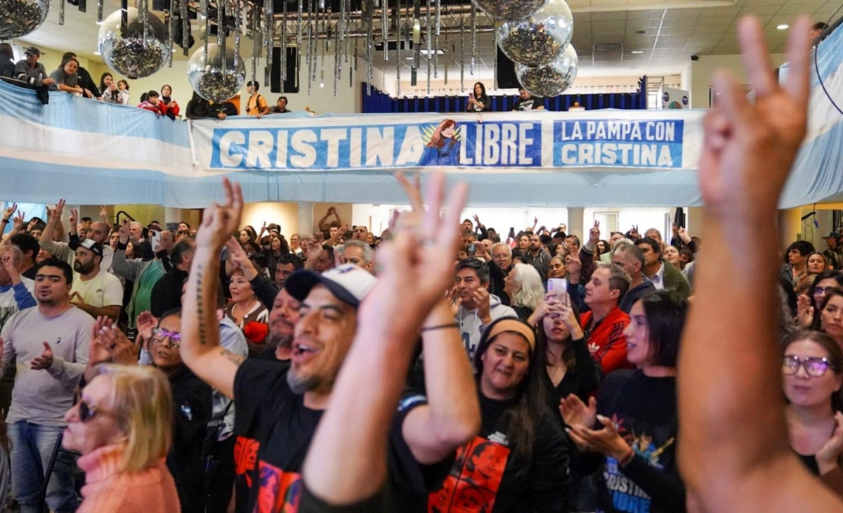 Una marea de apoyo a Cristina en Santa Rosa
