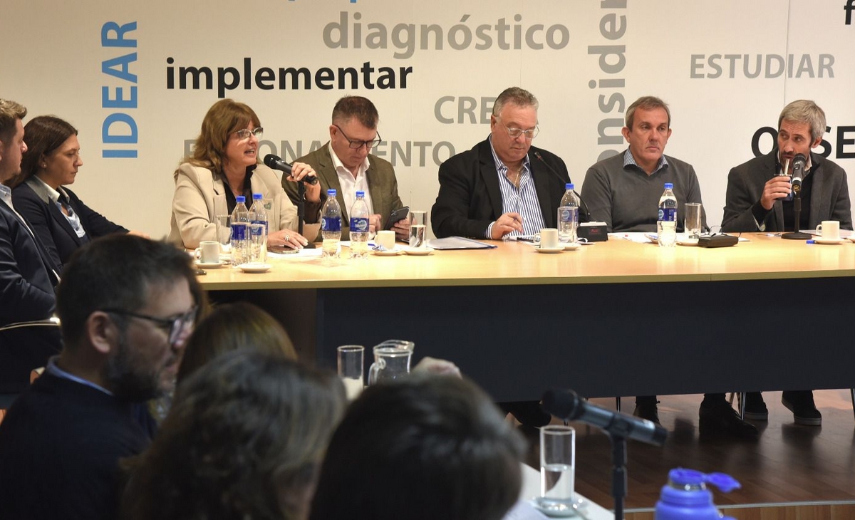 Proyectos Cruciales Avanzan en La Pampa: Salud, Educación y Desarrollo Económico