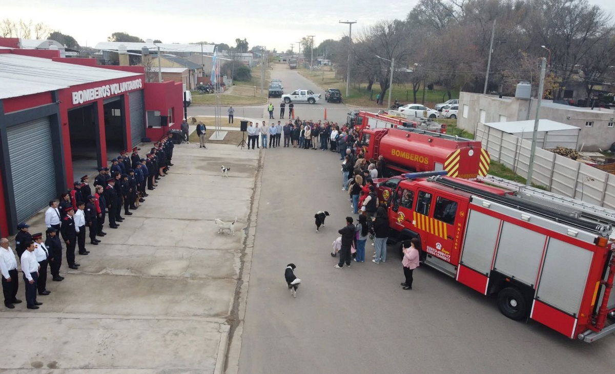 Nueva vida para los bomberos de Miguel Riglos: Inauguración y celebración en su día