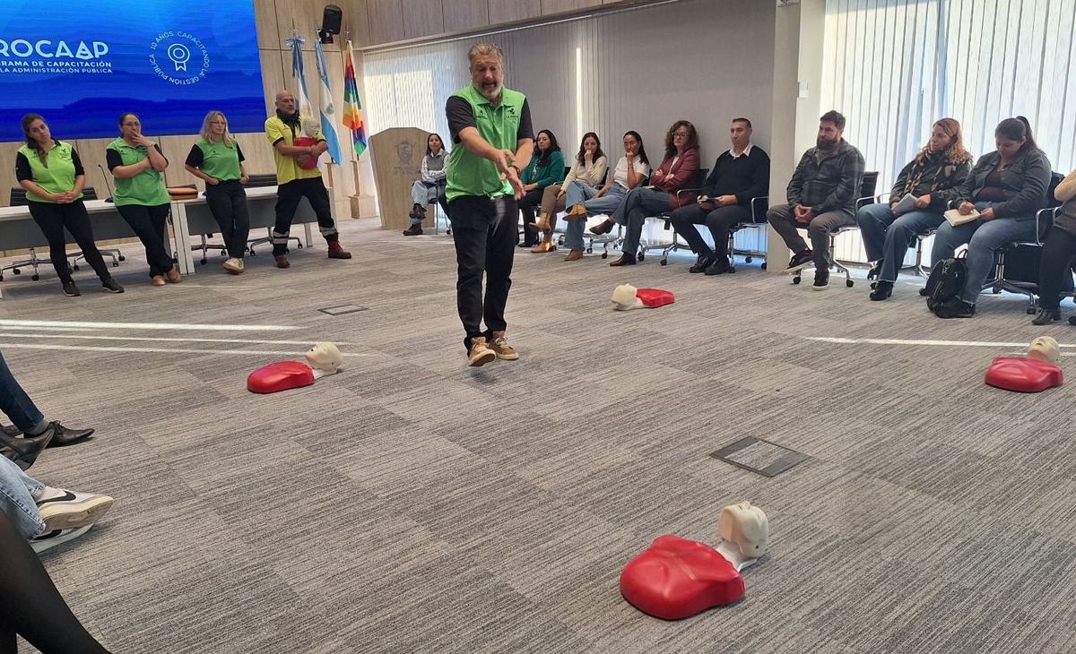 Agentes públicos de La Pampa reciben capacitación en RCP para salvar vidas