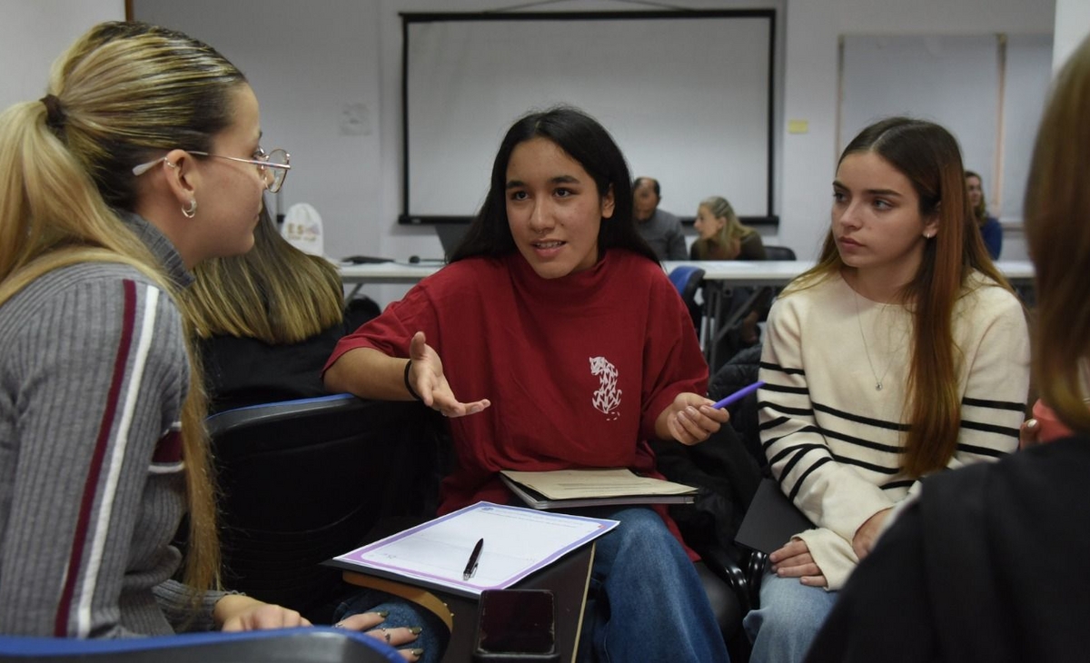 El Consejo Estudiantil Aborda la Salud Mental desde una Perspectiva Comunitaria