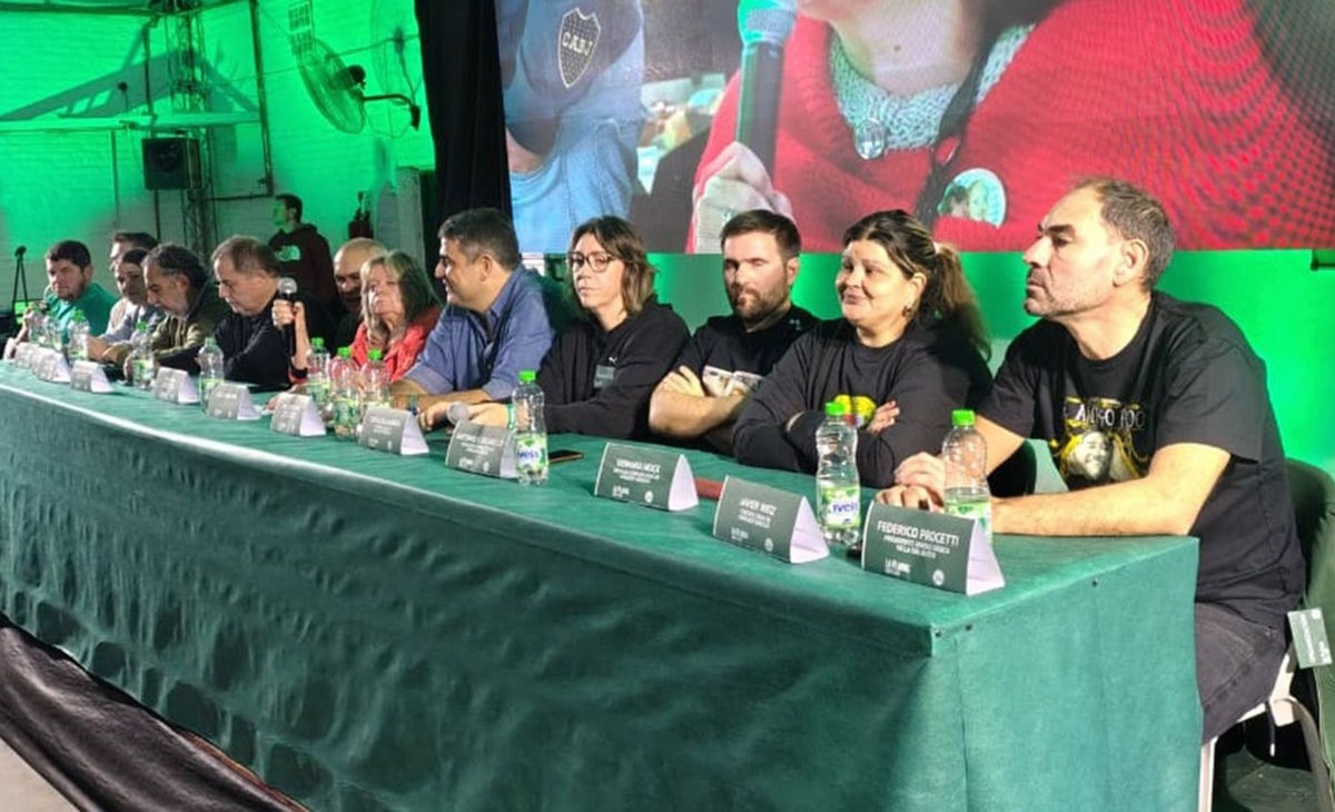 Tensión en el Peronismo de Santa Rosa: Reuniones y Acusaciones