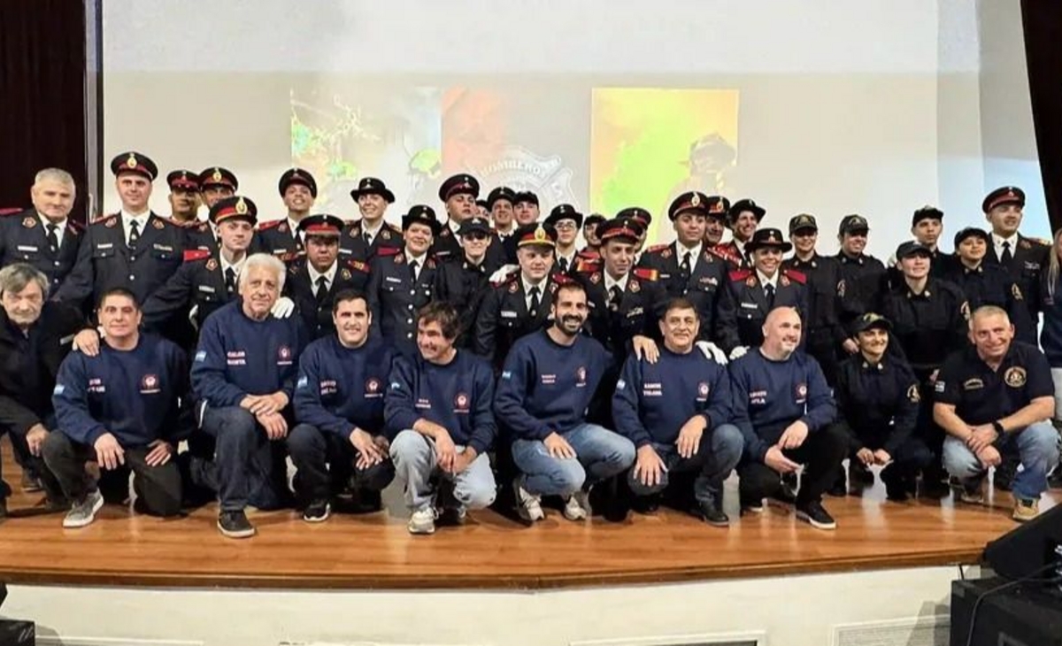 Héroes de Realicó: Bomberos Celebran su Día con Reconocimientos y Ascensos