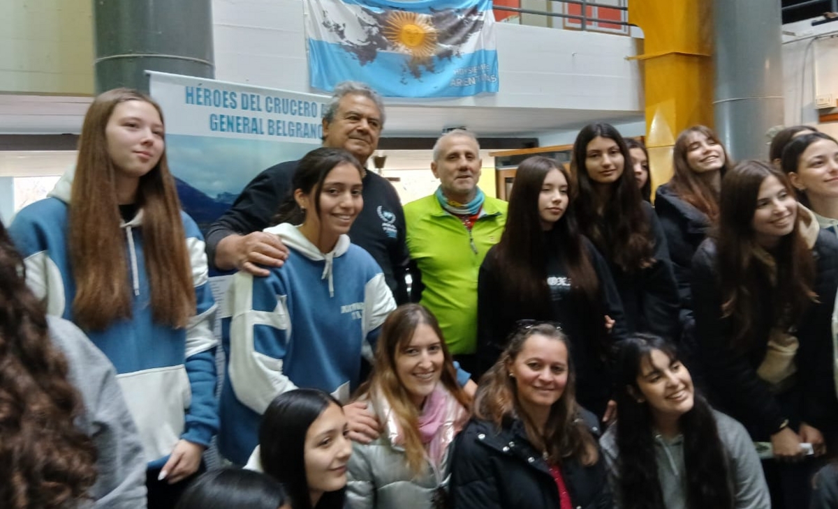 Una Muestra que Honra la Memoria: Veteranos y Jóvenes Reflexionan en La Pampa