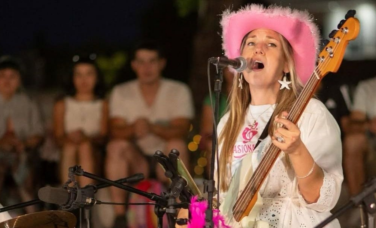 Una Noche de Voces: Cocó Pérez Evangelista Rinde Honor al Canto en Santa Rosa