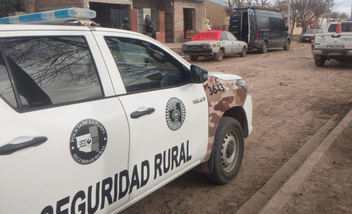Operativo policial desmantela red de abigeato en General Acha