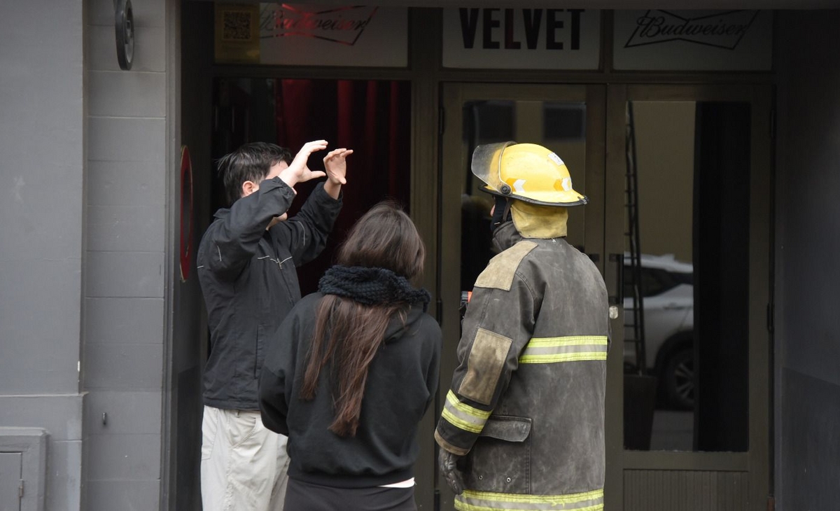 Alarma en Santa Rosa: incendio controlado en un boliche genera evacuación
