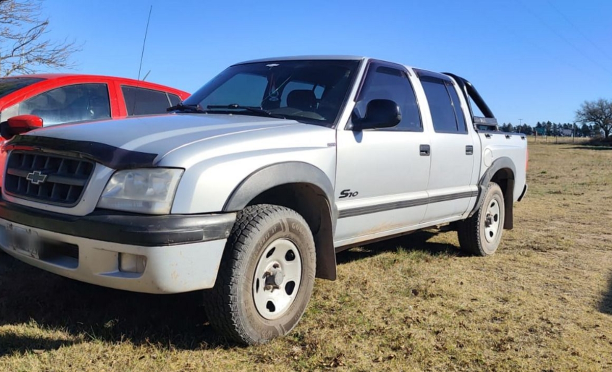 Cazan camioneta robada en Guatraché: un engaño que revela una estafa