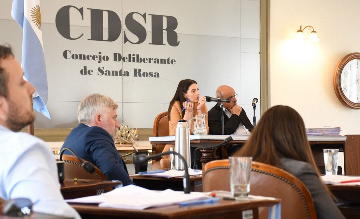 Audiencia Pública sobre el Futuro del Acuífero en Santa Rosa