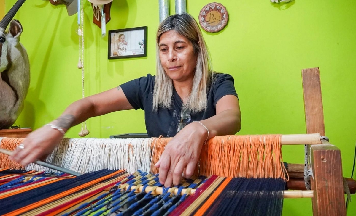 Celebración de la Herencia Textil en Victorica: Liliana Cabral Brilla con su Arte