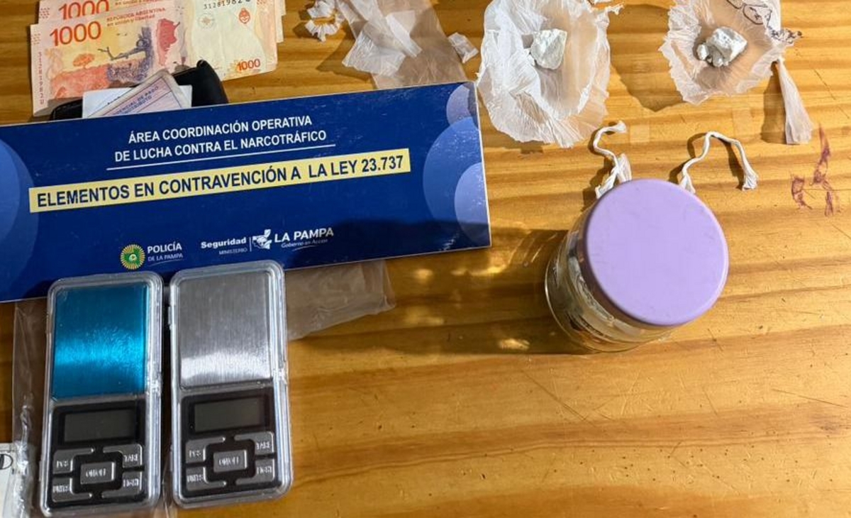 Operativo antinarcóticos en Santa Rosa: Detenido y drogas incautadas