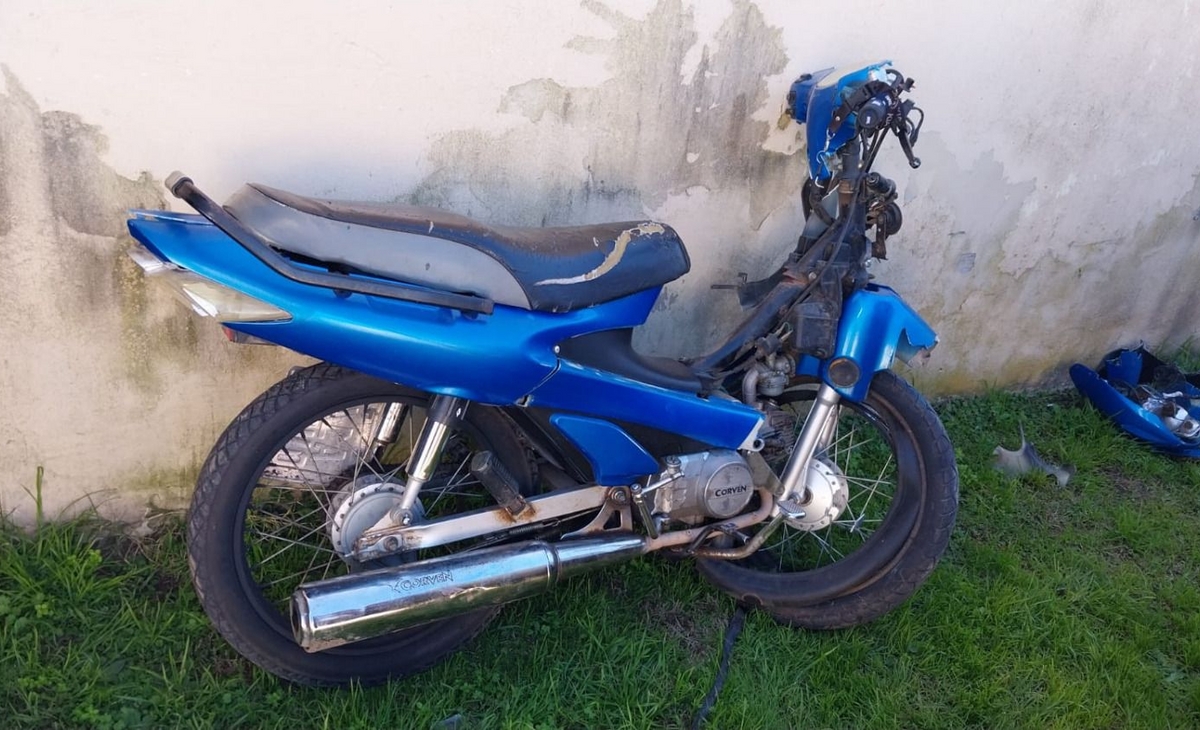 Accidente Menor en Catriló: Motociclista Salva la Vida tras Impacto