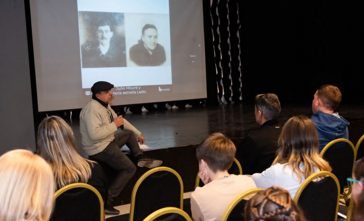 Lonquimay celebra su historia con un emotivo conversatorio