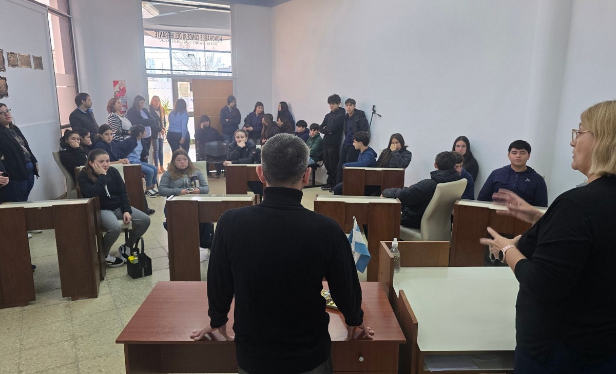 Jóvenes castenses consideran al tránsito como una problemática a solucionar