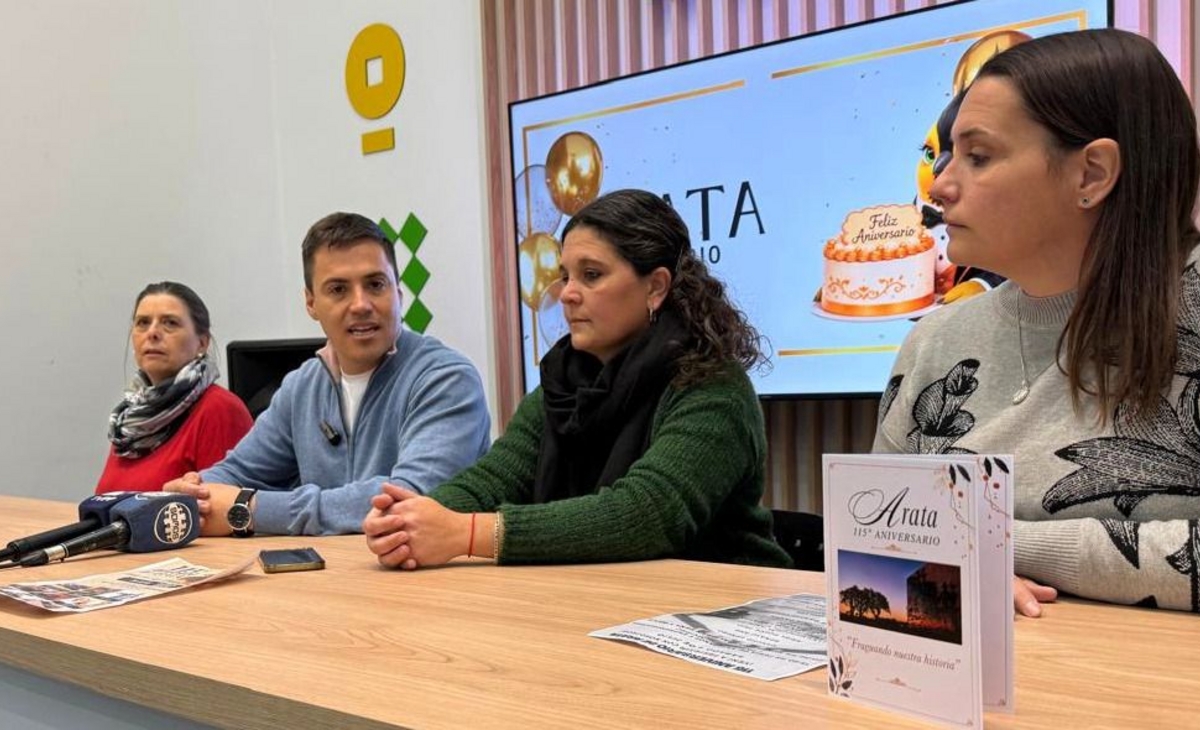 Arata festeja 115 años con emotivos homenajes y una colorida peña folclórica