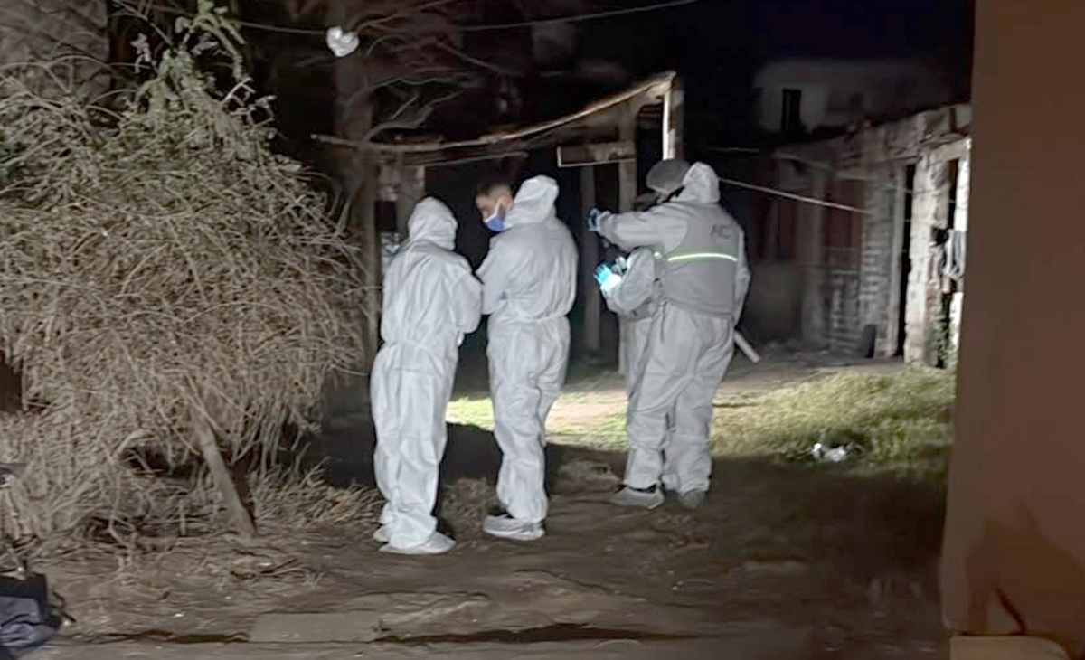 Entraron a la casa y lo mataron de una puñalada