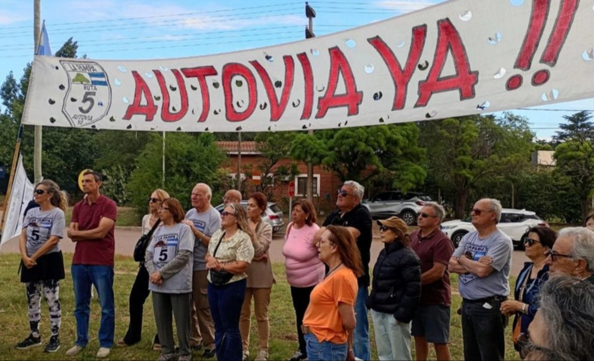 Vecinos se movilizan nuevamente por la Autovía en la Ruta 5