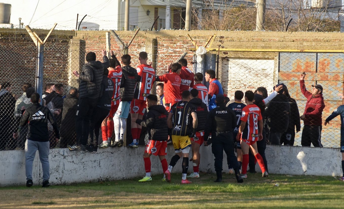 Graves incidentes, suspensión y suspenso en All Boys frente a Pampero
