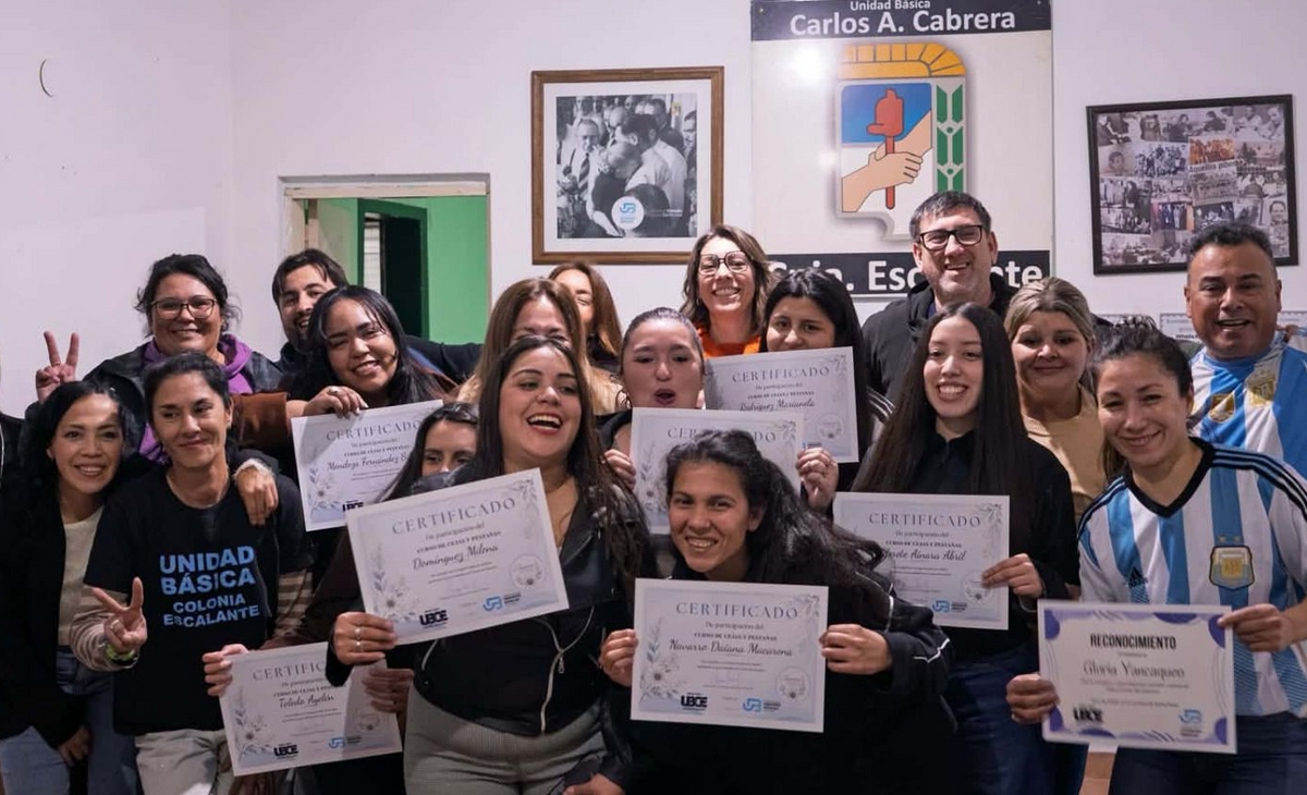 Empoderamiento en Colonia Escalante: Mujeres reciben diplomas en taller de belleza