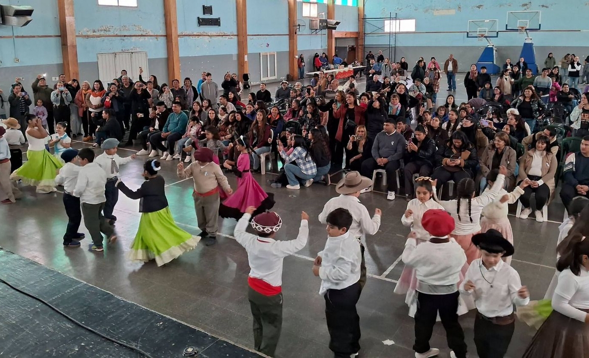 El Corazón del Oeste Pampeano Late en la Celebración de la Independencia