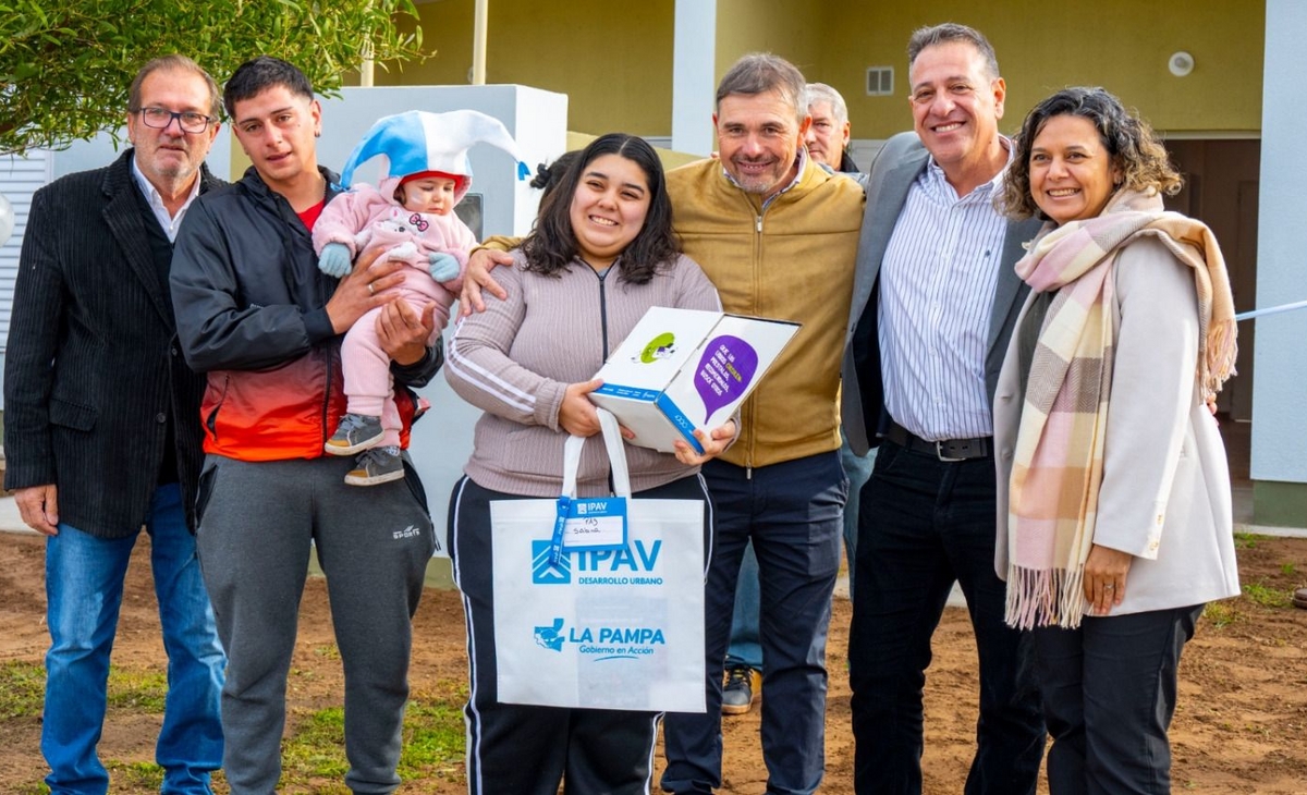 Nuevas esperanzas: cuatro familias de Monte Nievas reciben sus viviendas