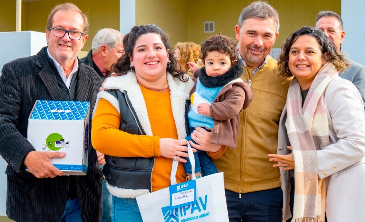 Momentos de alegría en Monte Nievas: Se entregan viviendas y se construyen sueños