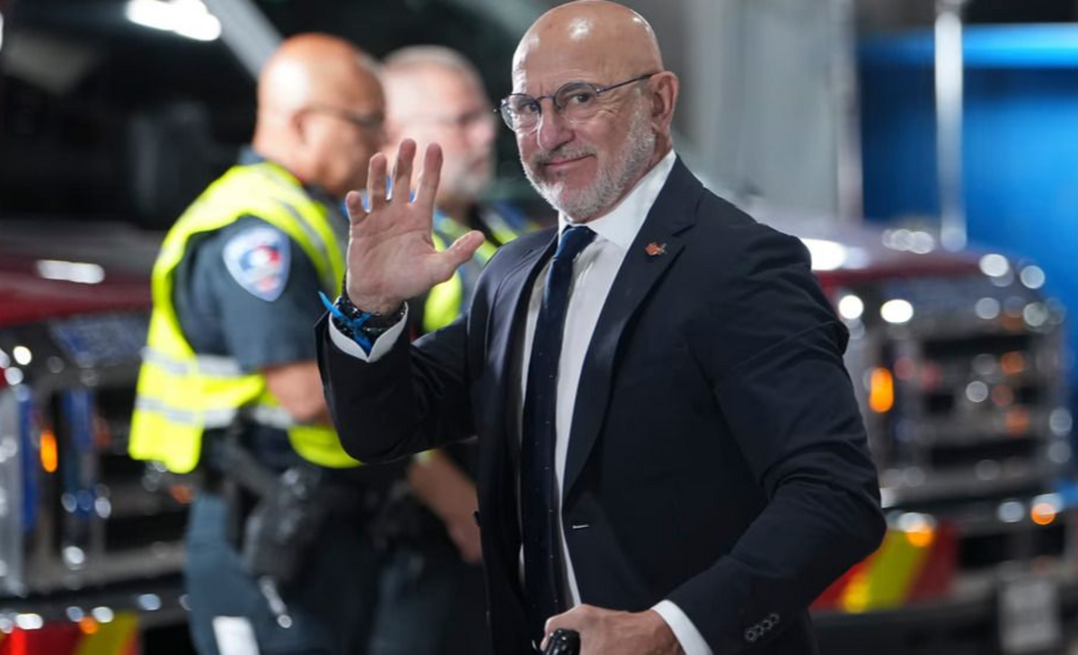 De la Fuente, entre la emoción por el triunfo y el elogio para “Dibu” Martínez