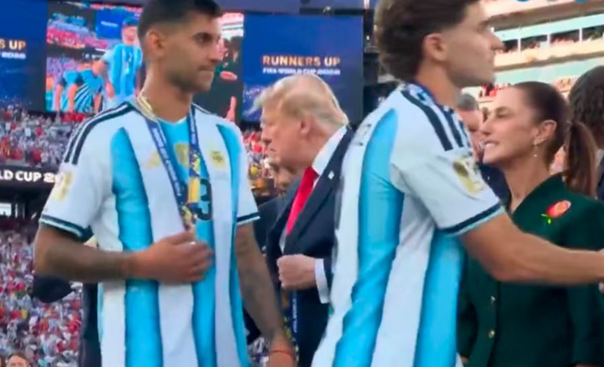 Cuti Romero y Lisandro Martínez le negaron el saludo a Trump en la premiación