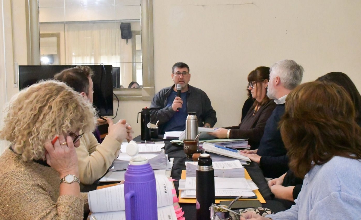 Los concejales tratan en comisión la reforma del EMSU para que pueda producir hormigón y asfalto