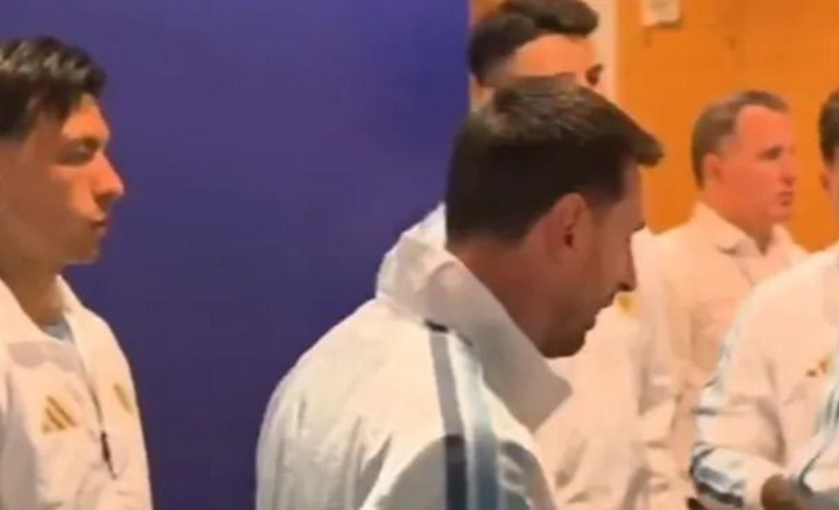 El "Colo" Mac Allister reveló el diálogo con Alexis sobre la arenga de Messi en el vestuario