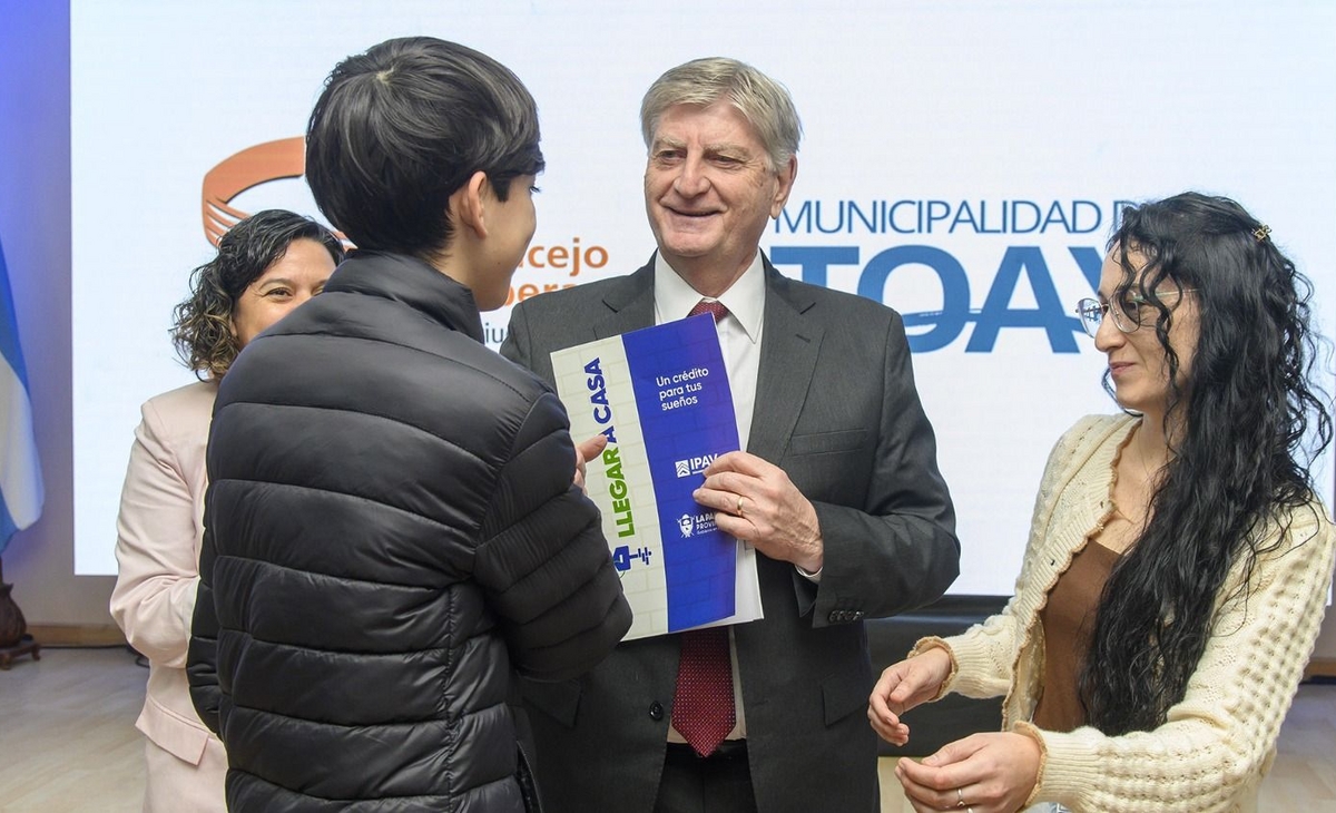 Histórico reclamo: Ziliotto anunció las cloacas en Lowo Che | La Arena - Noticias de La Pampa y el país