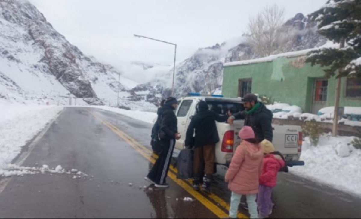 Terminó el operativo de evacuación en Alta Montaña: rescataron a 42 personas
