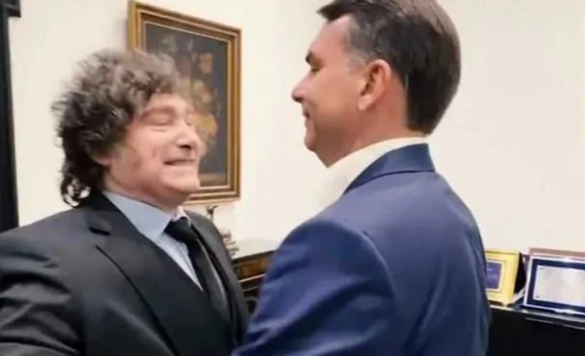 Milei tildó a Lula da Silva de "ladrón" y respaldó la candidatura de Flávio Bolsonaro