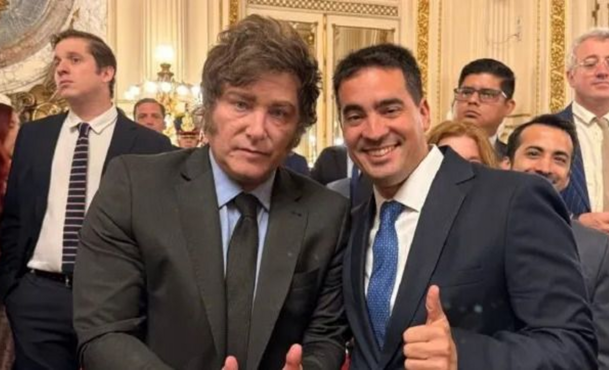 Milei respaldó a Ravier, pero lo desmintió sobre una devaluación: "El dólar no va a ir a $ 1.800"