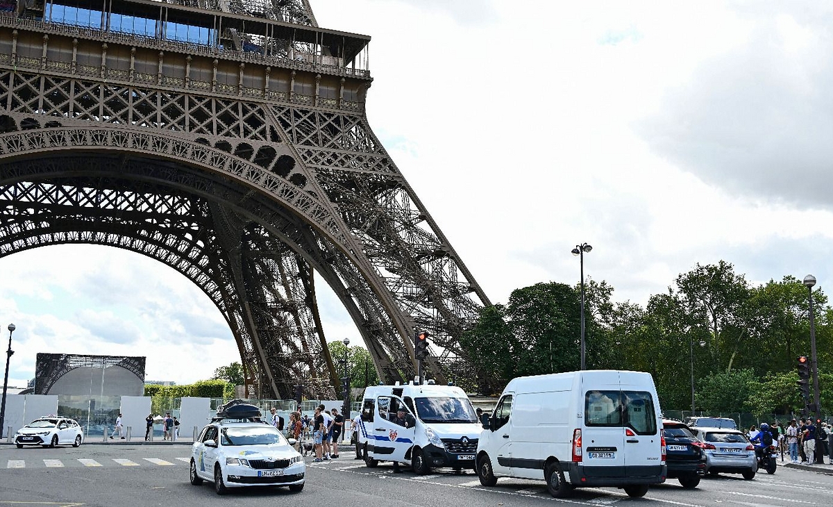 Evacuaron la Torre Eiffel por una amenaza de bomba
