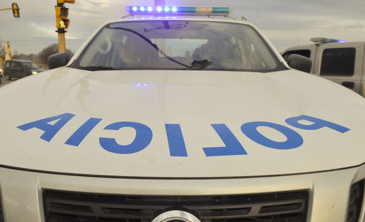 Descontrol en la madrugada: violenta pelea deja a policía herido y dos jóvenes demorados