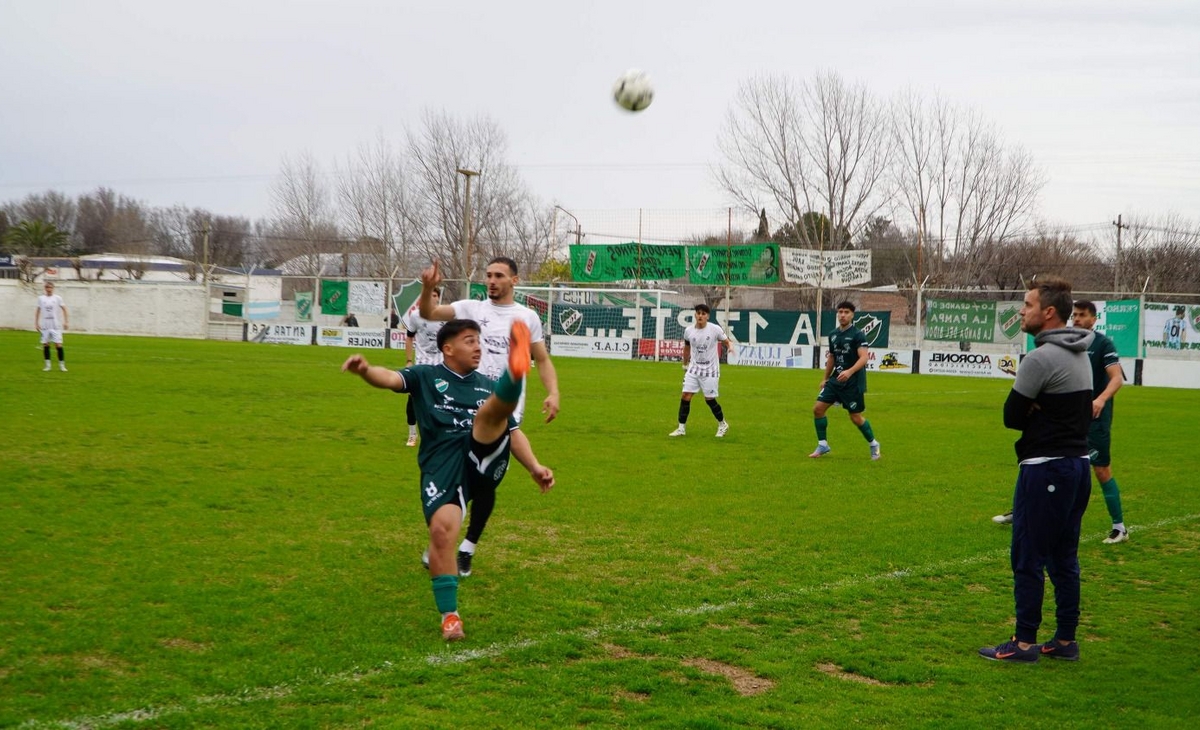 Racing igualó con Ferro de Pico